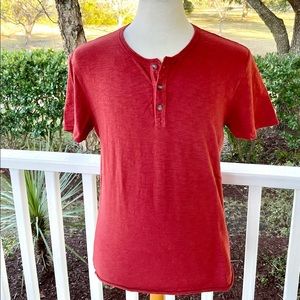 Marine Layer Burnt Red Cotton 3 Button Henley Shirt. Size Medium.